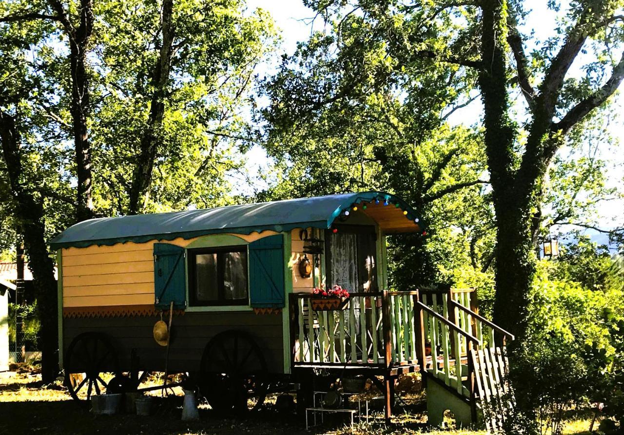 "La Brindille" Roulotte Tzigane De Charme Hebergement Insolite Saint-Paul-en-Foret Екстер'єр фото